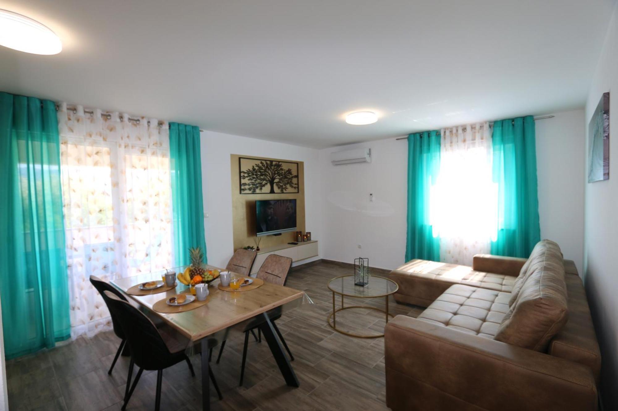 Apartments Mirjana ชิโล ภายนอก รูปภาพ