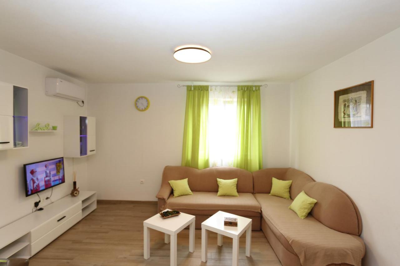 Apartments Mirjana ชิโล ภายนอก รูปภาพ