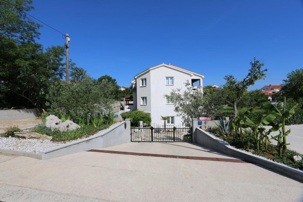 Apartments Mirjana ชิโล ภายนอก รูปภาพ